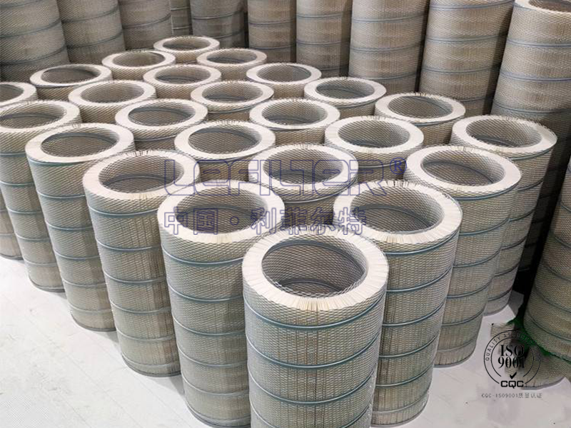 除塵器中濾筒的更換
